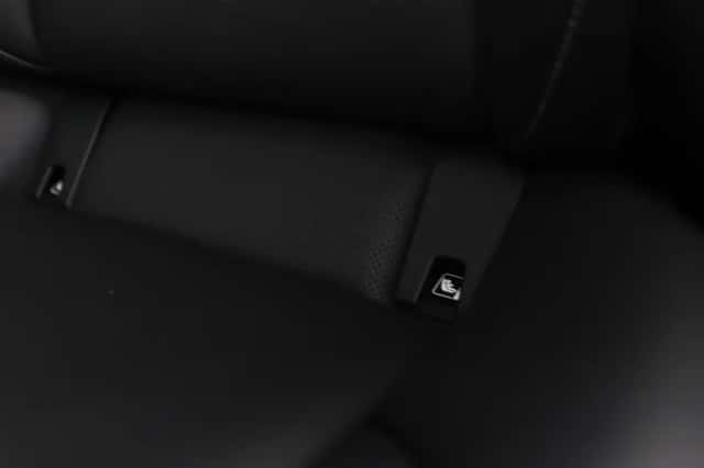 Porsche Taycan (2023) thumbnail 44