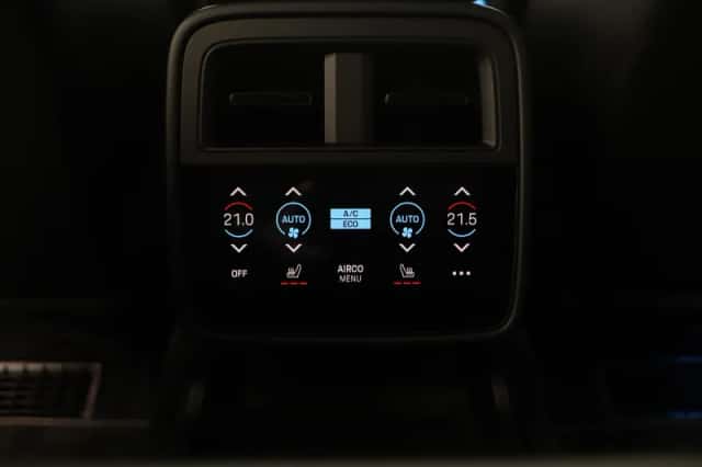 Porsche Taycan (2023) thumbnail 45