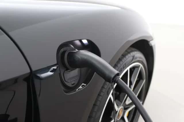 Porsche Taycan (2023) thumbnail 49