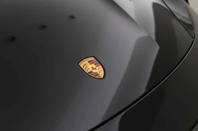 Porsche Taycan (2023) thumbnail 52