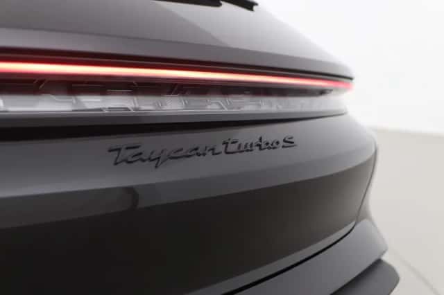 Porsche Taycan (2023) thumbnail 53