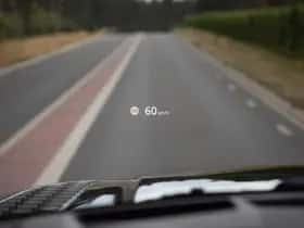 Land Rover Defender (2025) thumbnail 14