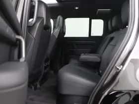 Land Rover Defender (2025) thumbnail 51