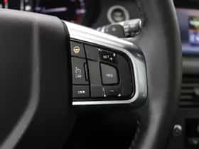 Land Rover Discovery Sport (2016) thumbnail 36