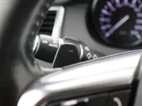 Land Rover Discovery Sport (2016) thumbnail 40