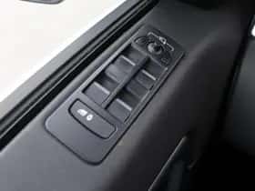 Land Rover Discovery Sport (2016) thumbnail 41