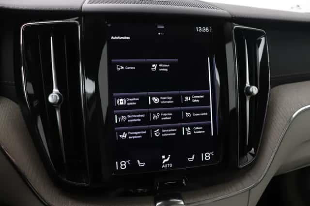 Volvo XC60 (2021) thumbnail 25