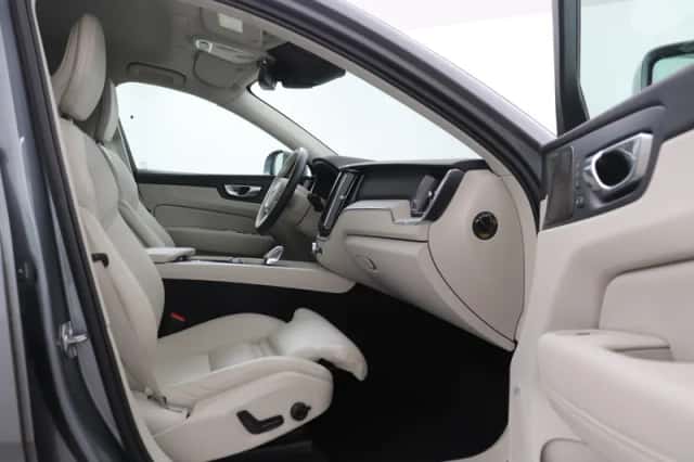 Volvo XC60 (2021) thumbnail 5