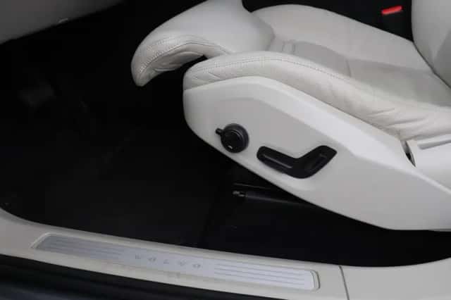 Volvo XC60 (2021) thumbnail 45
