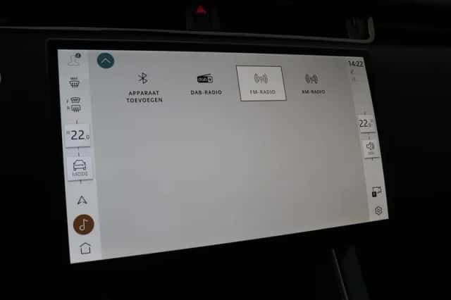 Land Rover Discovery Sport (2025) thumbnail 35