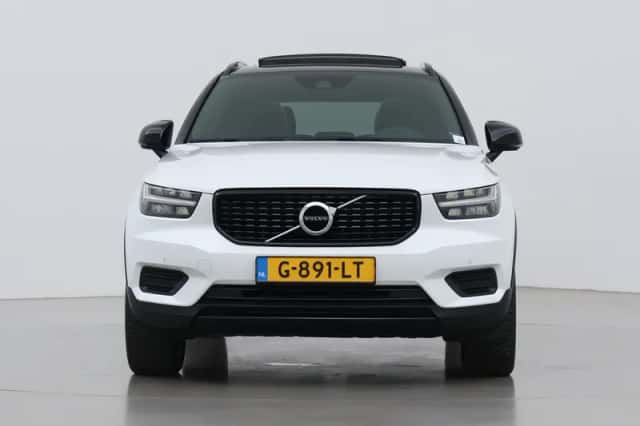 Volvo XC40 (2019) thumbnail 16