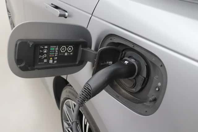 Land Rover Range Rover Sport (2023) thumbnail 12