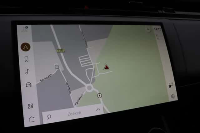 Land Rover Range Rover Sport (2023) thumbnail 24