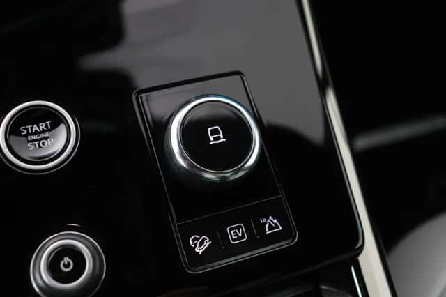 Land Rover Range Rover Sport (2023) thumbnail 52