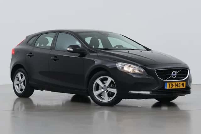 Volvo V40 (2016) thumbnail 1