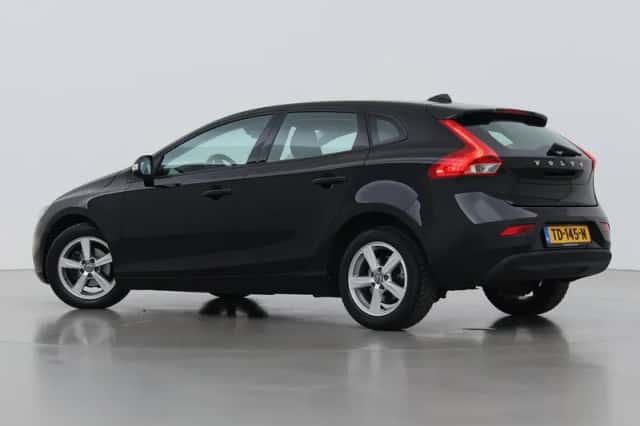 Volvo V40 (2016) thumbnail 2