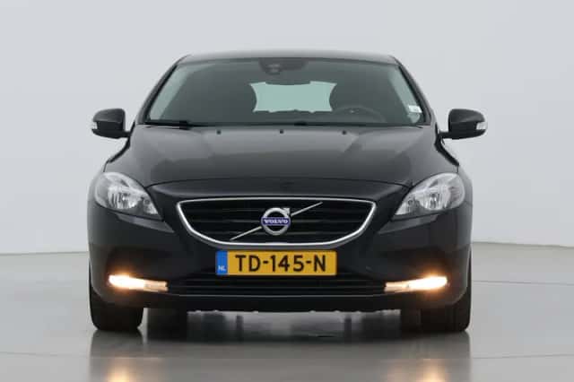 Volvo V40 (2016) thumbnail 16