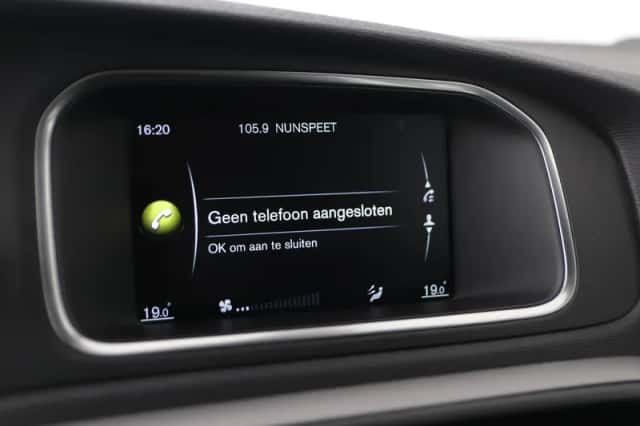 Volvo V40 (2016) thumbnail 19
