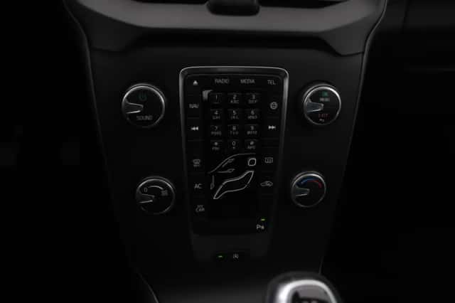 Volvo V40 (2016) thumbnail 23