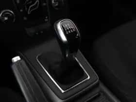 Volvo V40 (2016) thumbnail 24