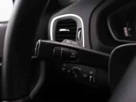 Volvo V40 (2016) thumbnail 27