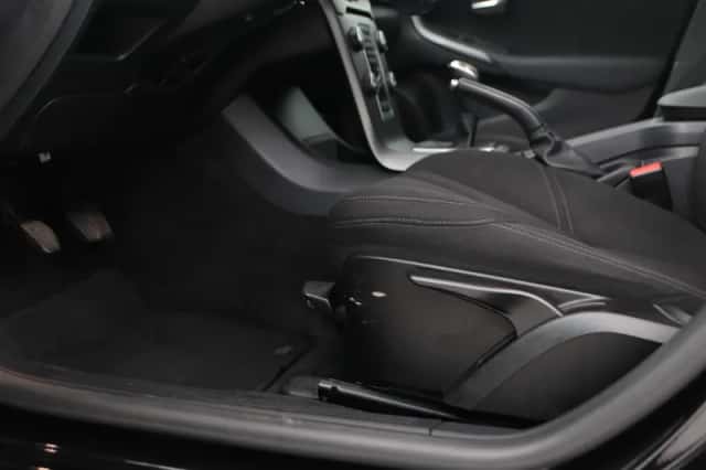 Volvo V40 (2016) thumbnail 31