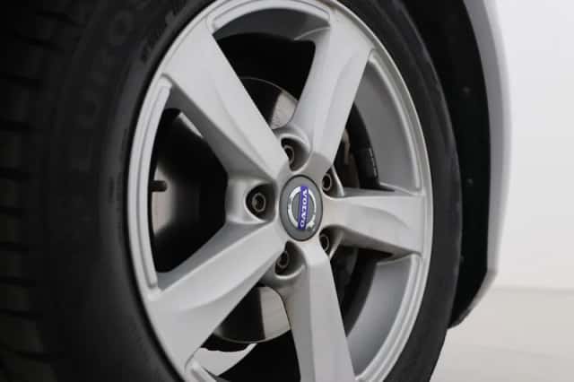 Volvo V40 (2016) thumbnail 35
