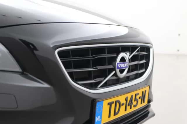 Volvo V40 (2016) thumbnail 36