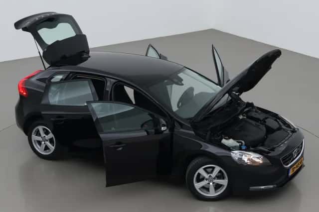 Volvo V40 (2016) thumbnail 6