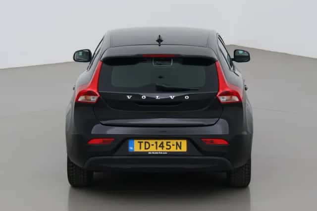 Volvo V40 (2016) thumbnail 9