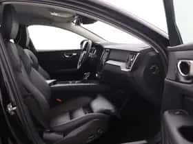 Volvo V60 (2019) thumbnail 5