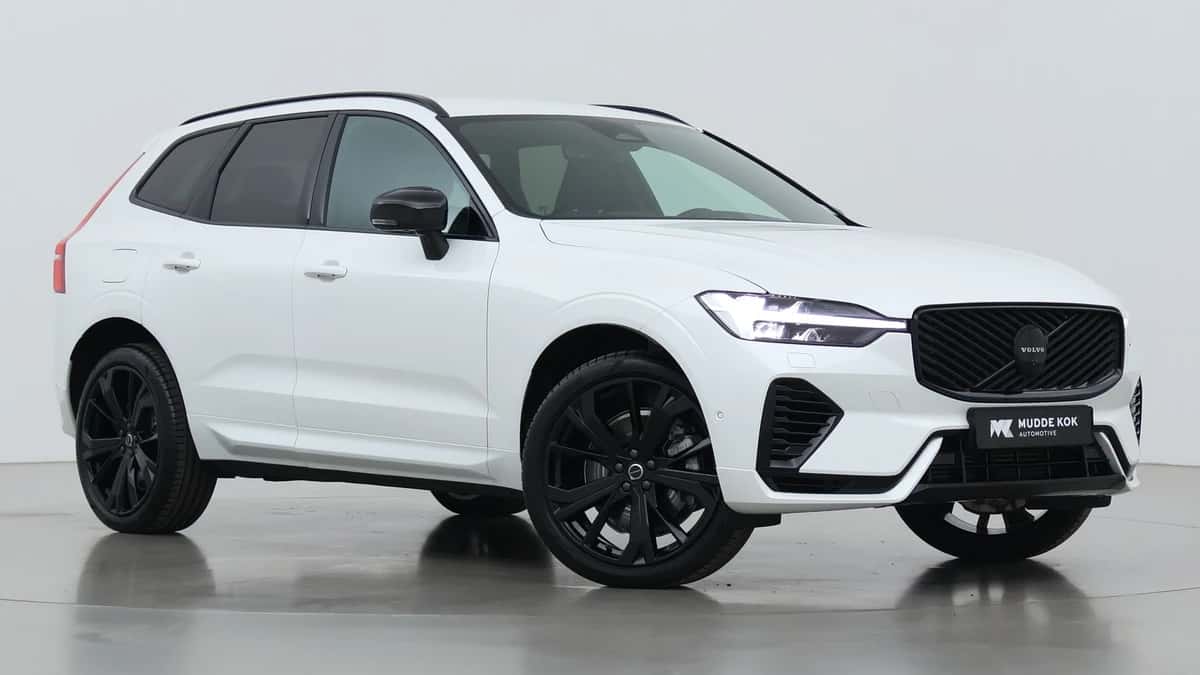 Volvo XC60 (2025) — foto 1