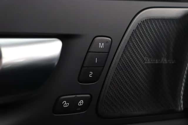 Volvo XC60 (2025) thumbnail 17