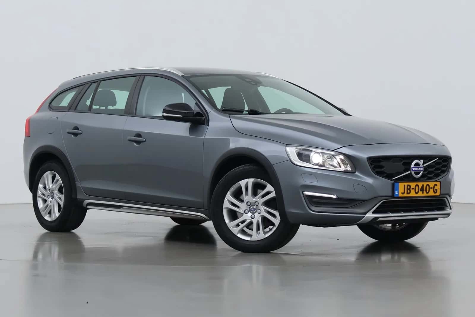 Volvo V60 (2016) — foto 1