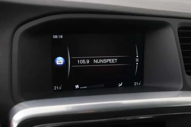 Volvo V60 (2016) thumbnail 23