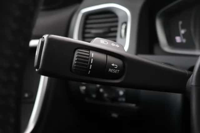 Volvo V60 (2016) thumbnail 30