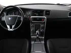 Volvo V60 (2016) thumbnail 4