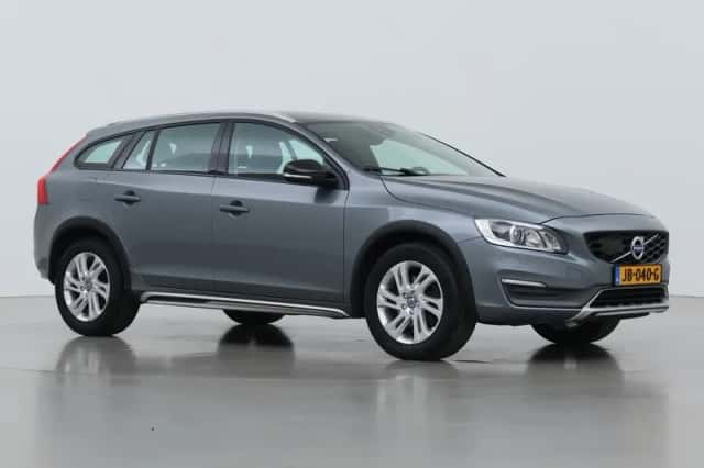 Volvo V60 (2016) thumbnail 46