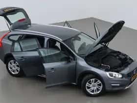 Volvo V60 (2016) thumbnail 6