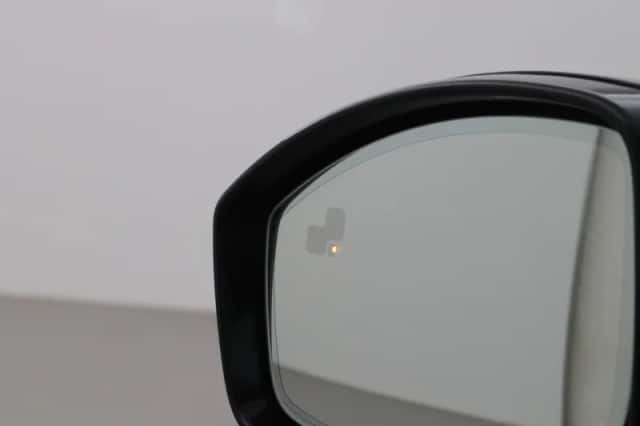 Land Rover Discovery Sport (2025) thumbnail 12