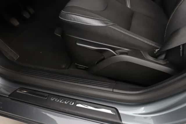 Volvo V40 (2017) thumbnail 35