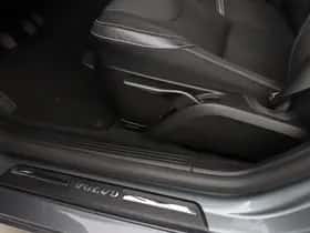 Volvo V40 (2017) thumbnail 35