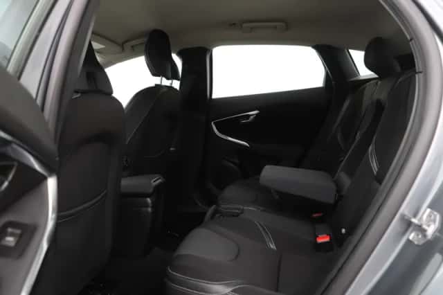 Volvo V40 (2017) thumbnail 36