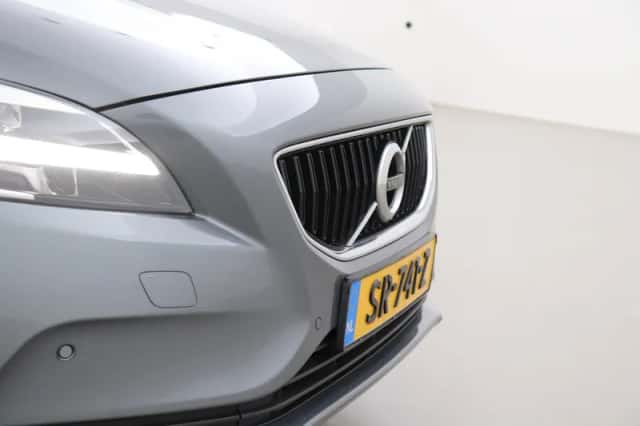 Volvo V40 (2017) thumbnail 39