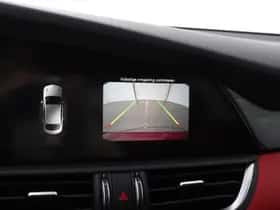 Alfa Romeo Giulia (2016) thumbnail 12