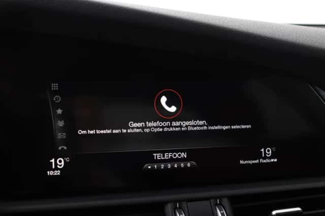 Alfa Romeo Giulia (2016) thumbnail 23