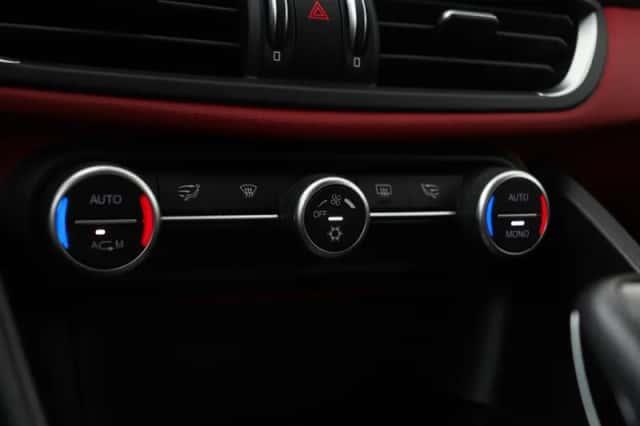Alfa Romeo Giulia (2016) thumbnail 26