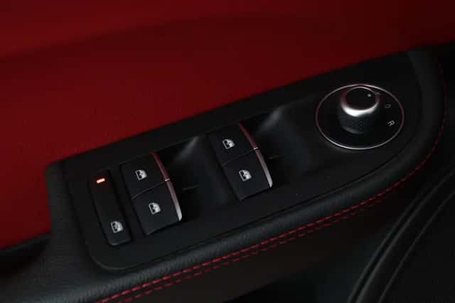 Alfa Romeo Giulia (2016) thumbnail 37