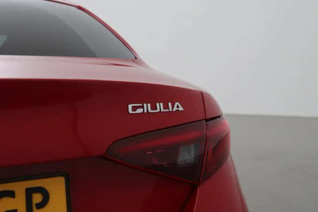 Alfa Romeo Giulia (2016) thumbnail 43