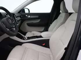 Volvo XC40 (2021) thumbnail 3